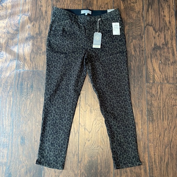 Wit & Wisdom pant. New with tags - Picture 3 of 7